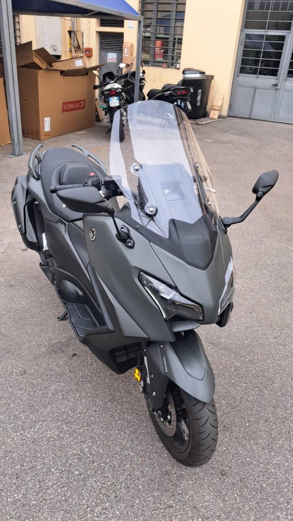 Yamaha T-Max 560 (2025 - 26) (3)
