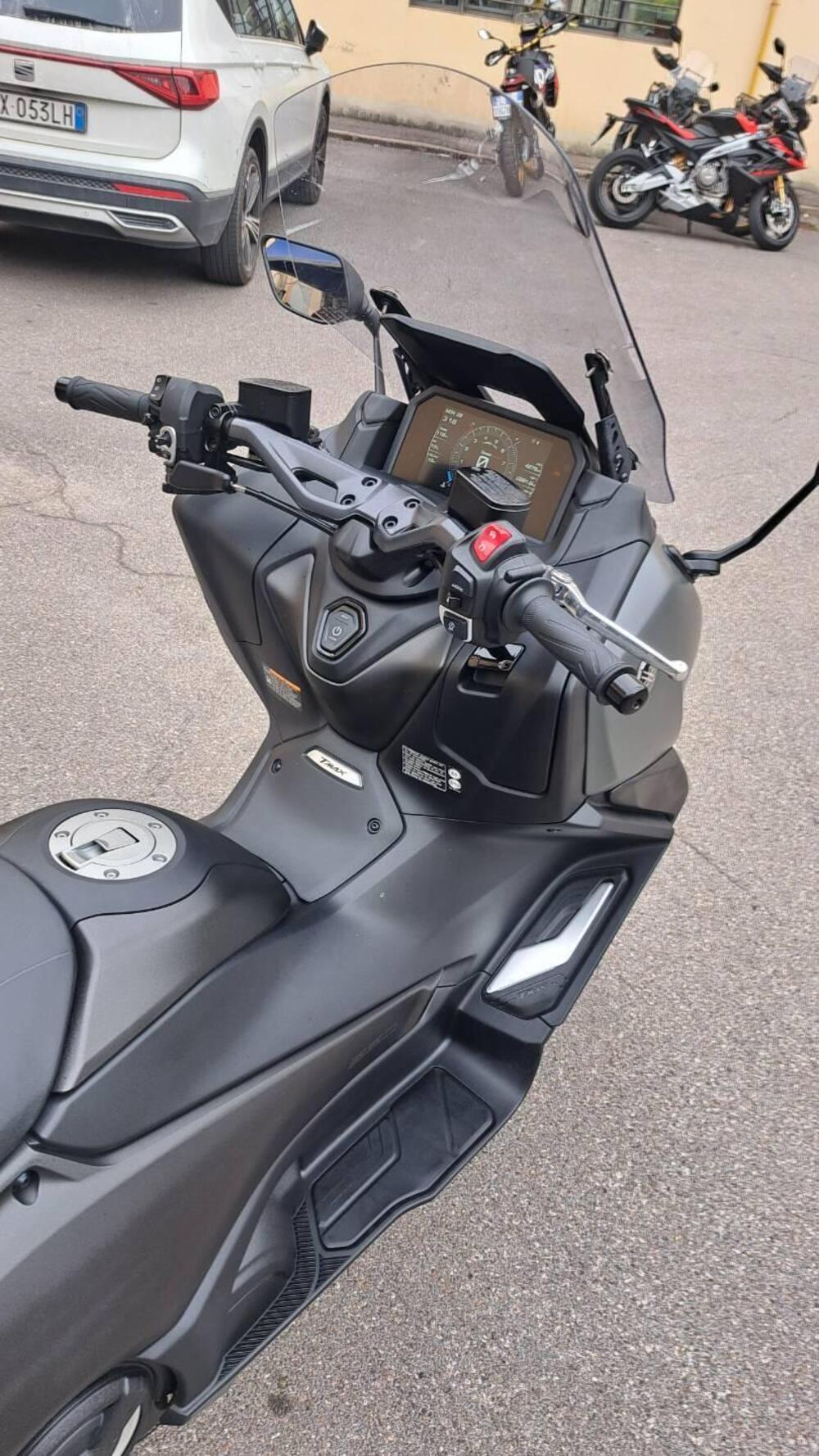 Yamaha T-Max 560 (2025 - 26) (6)