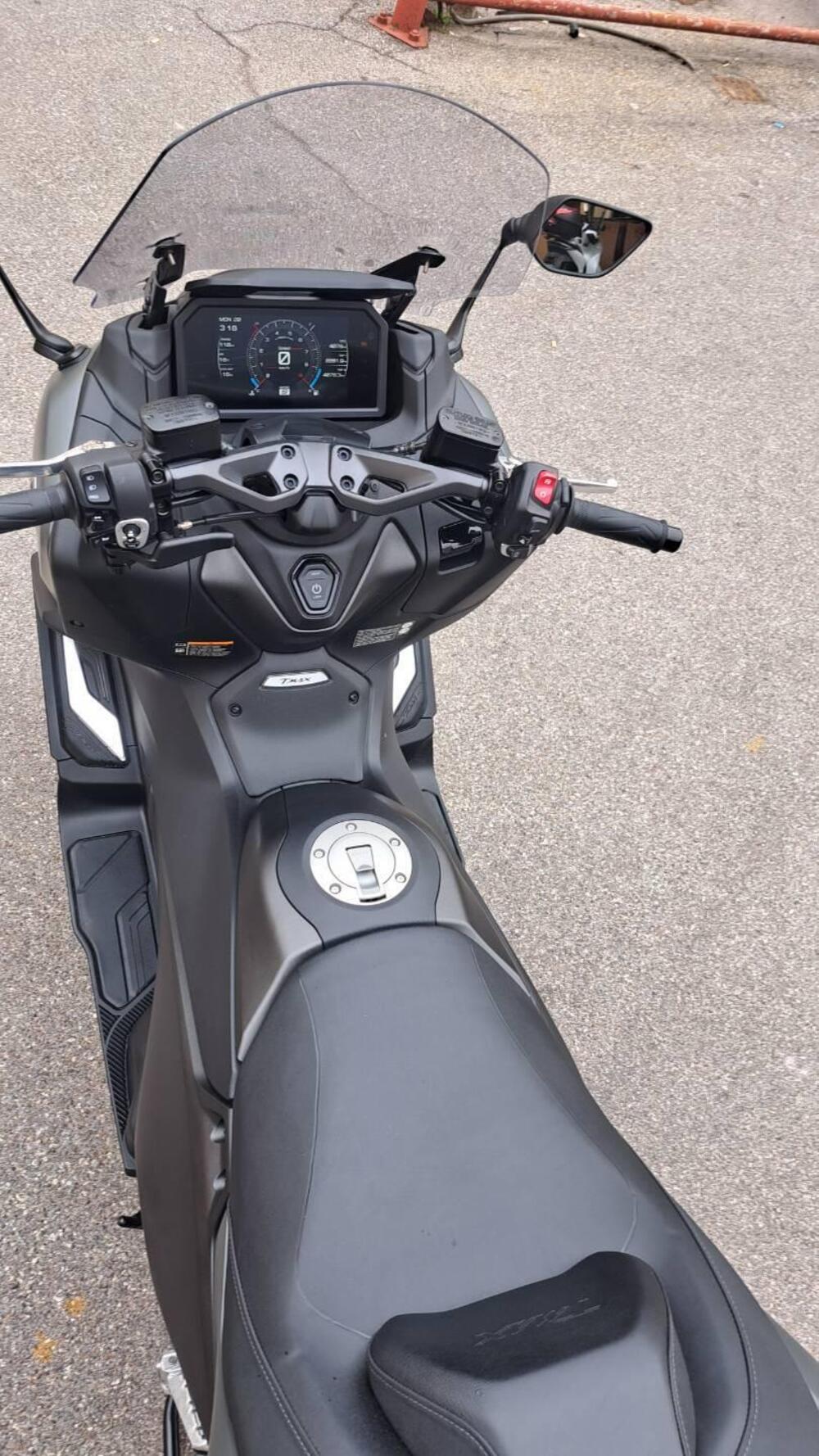 Yamaha T-Max 560 (2025 - 26) (8)
