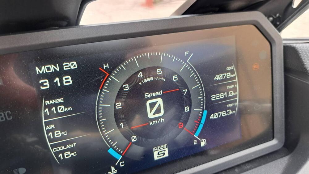 Yamaha T-Max 560 (2025 - 26) (9)