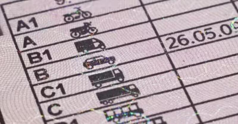 Prendere la patente sar&agrave; molto pi&ugrave; costoso: ecco quanto si spender&agrave; dal 2025 (e non solo per colpa degli esaminatori)