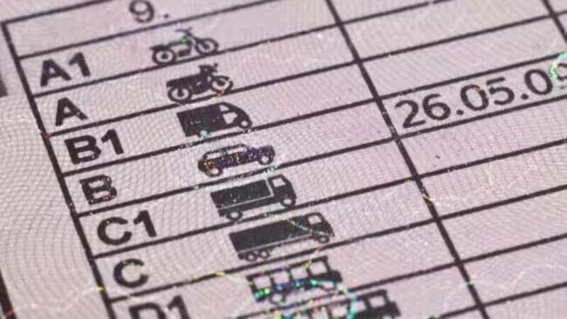 Prendere la patente sar&agrave; molto pi&ugrave; costoso: ecco quanto si spender&agrave; dal 2025 (e non solo per colpa degli esaminatori)