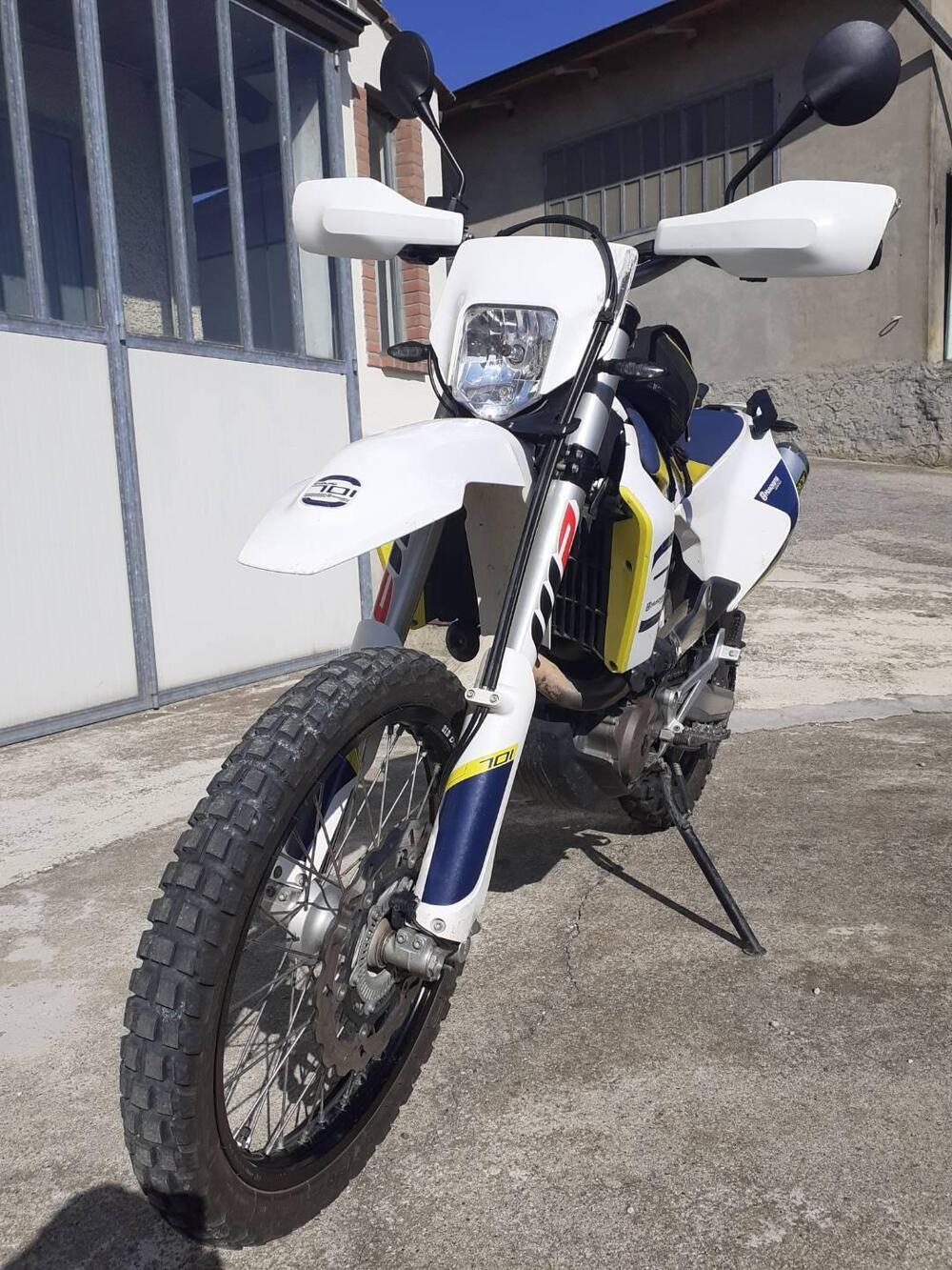 Husqvarna 701 Enduro (2017 - 19) (2)