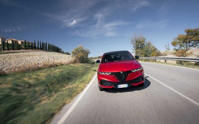 Nuova Alfa Romeo Tonale 2025: ordini aperti da 199&euro; al mese, tutti i prezzi e novit&agrave; del SUV italiano