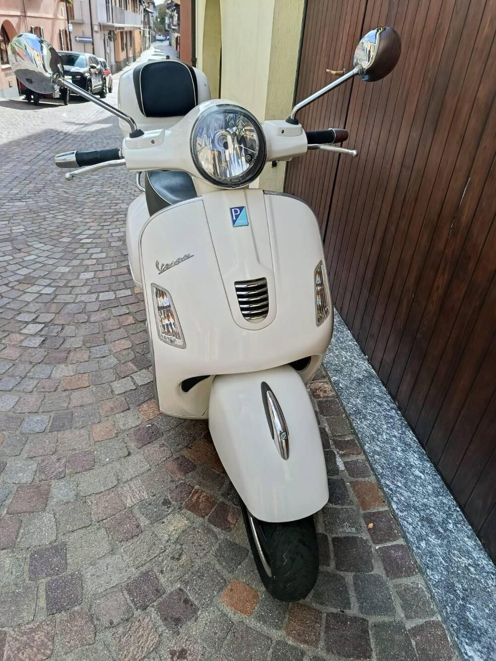 Vespa GTS 300 (2010 - 14) (6)