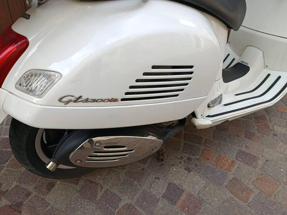 Vespa GTS 300 (2010 - 14) (7)