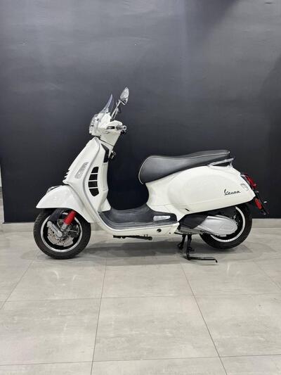 Vespa GTS 300 Hpe (2021 - 22) usata