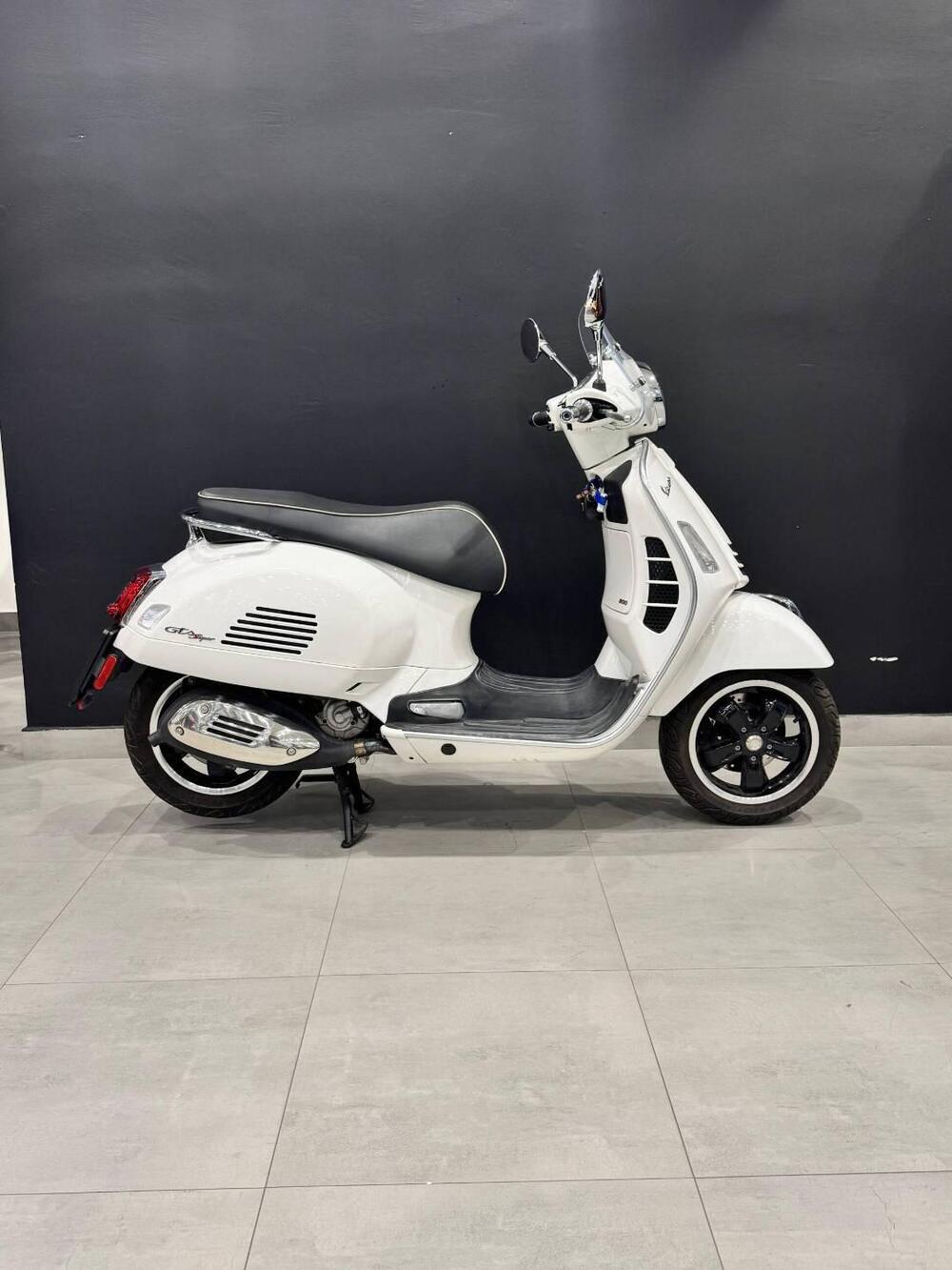 Vespa GTS 300 Hpe (2021 - 22) (6)