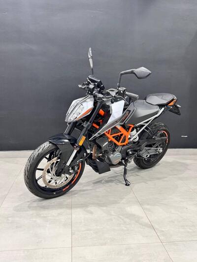 KTM 125 Duke (2021 - 23) usata