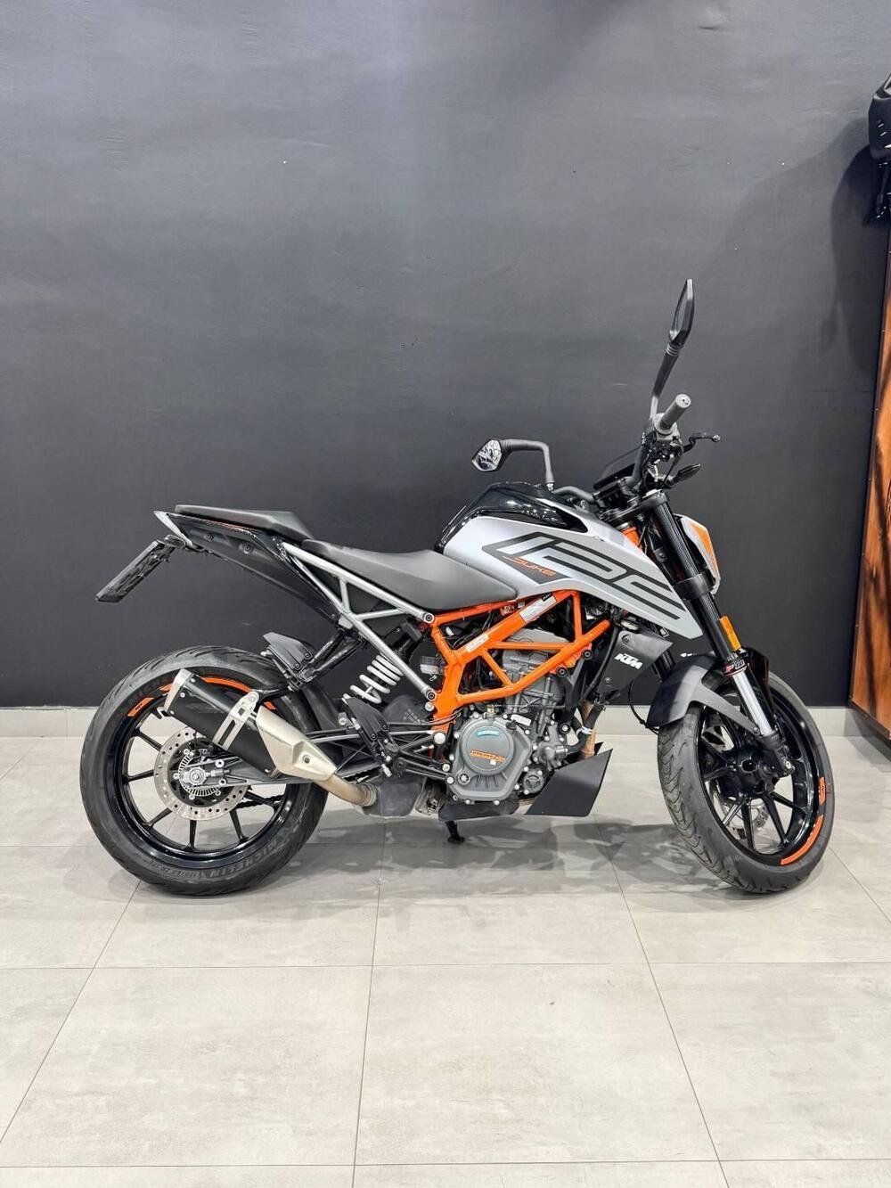 KTM 125 Duke (2021 - 23) (2)