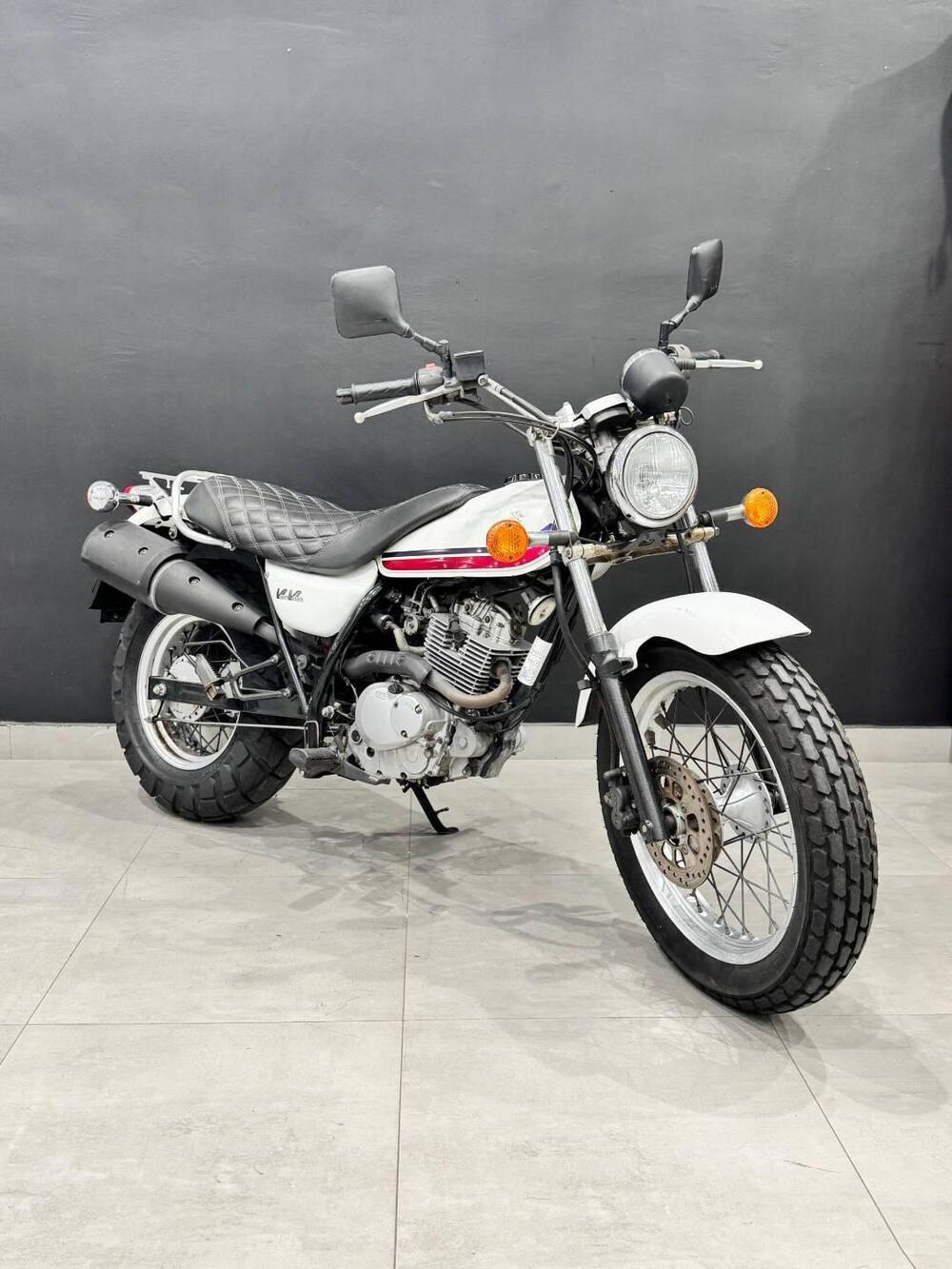 Suzuki Van Van RV 125 (2006 - 17) (3)