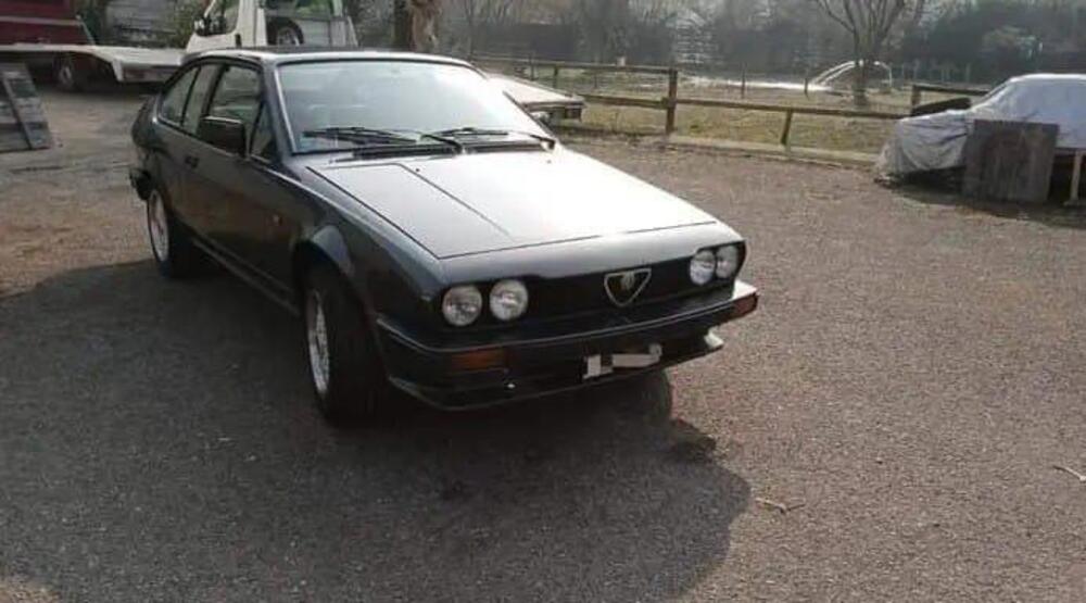 Alfa Romeo ALFETTA GTV 2.0 130 CV ASI / RIAR d'epoca a Cremona (2)