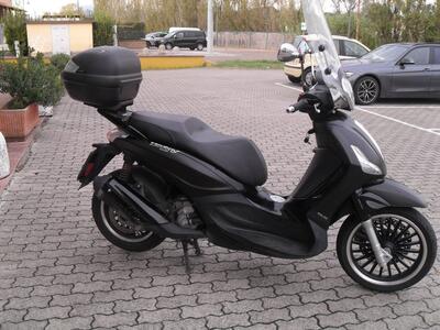 Piaggio Beverly 300 i.e. Police ABS-ASR (2017 - 20) usata