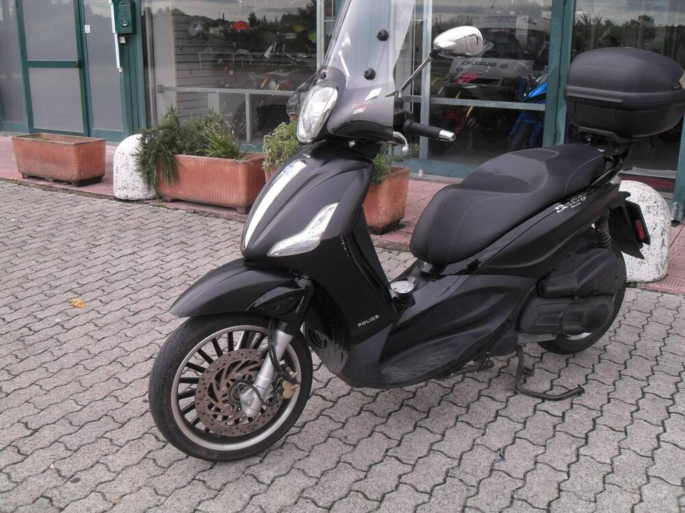 Piaggio Beverly 300 i.e. Police ABS-ASR (2017 - 20) (3)