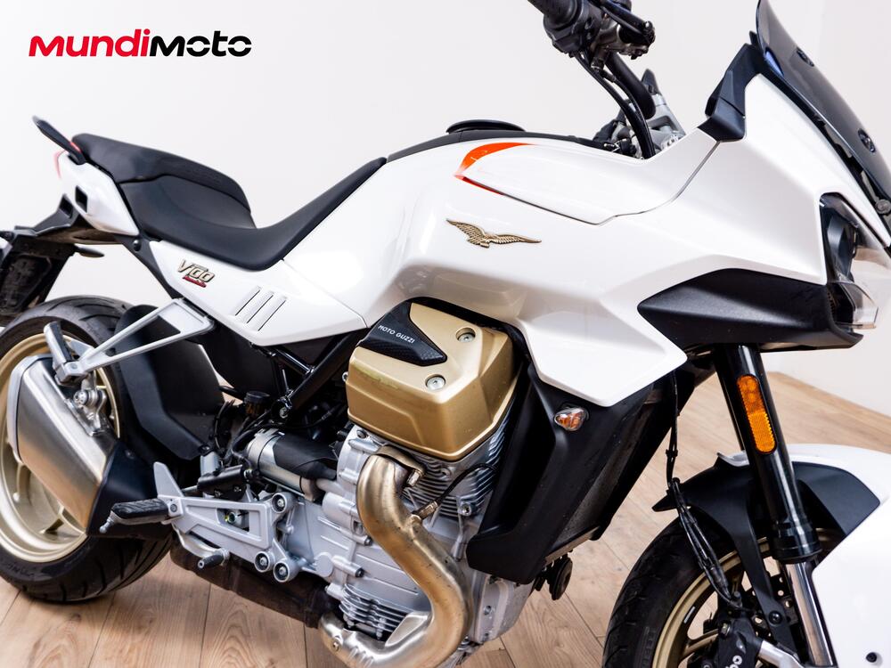 Moto Guzzi V100 Mandello (2022 - 24) (5)