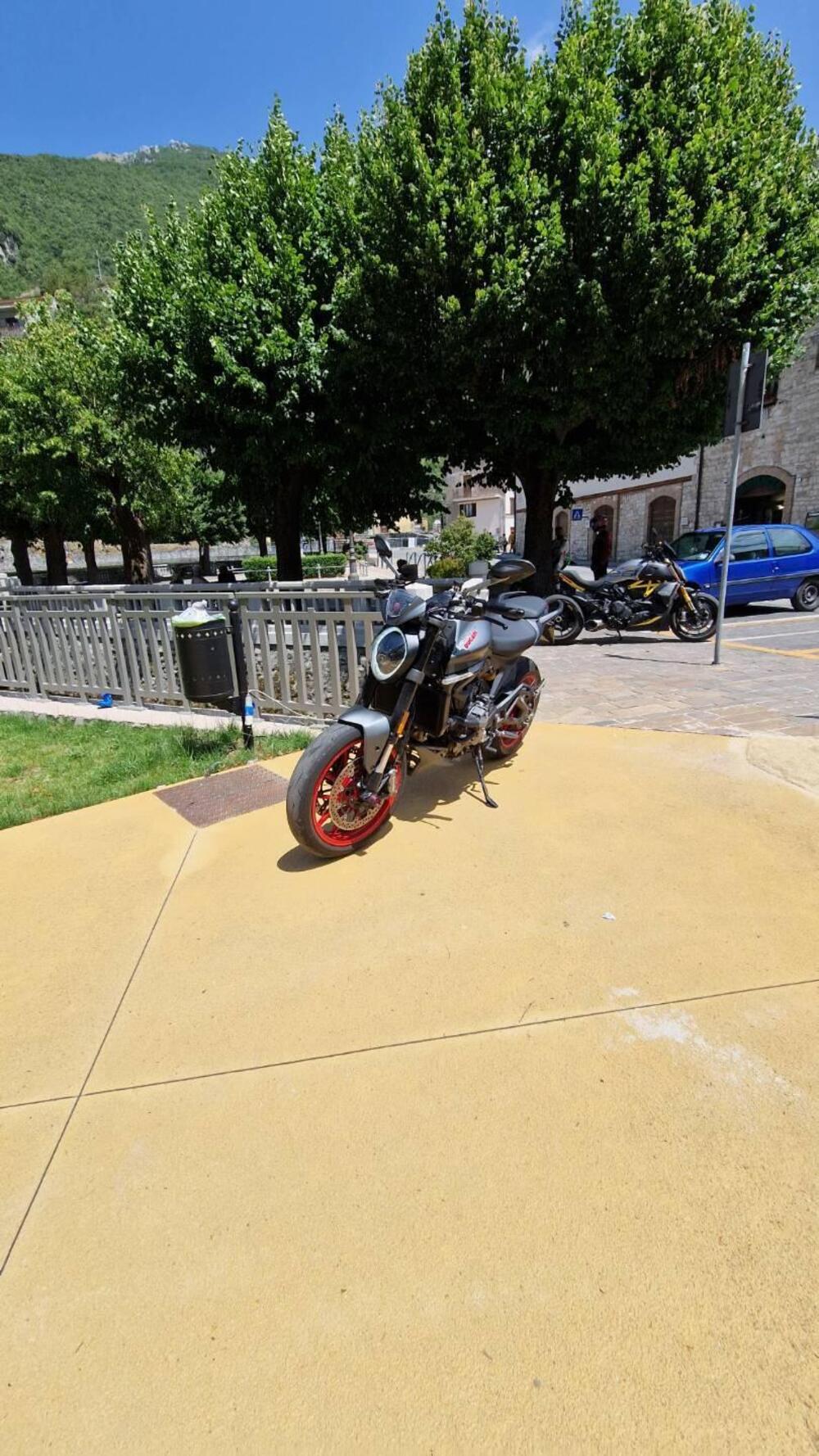 Ducati Monster 937 + (2021 - 25) (4)