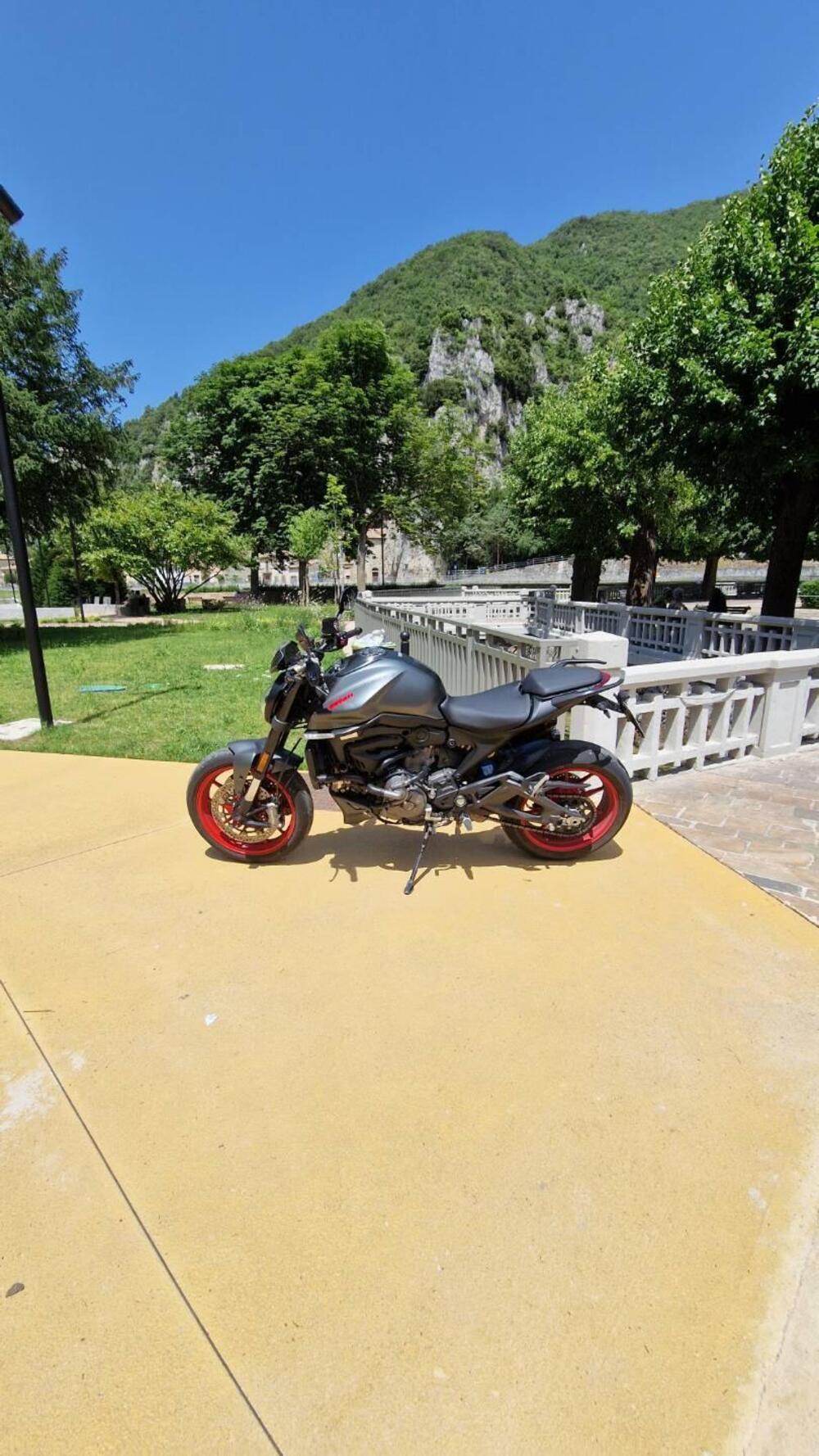 Ducati Monster 937 + (2021 - 25) (5)