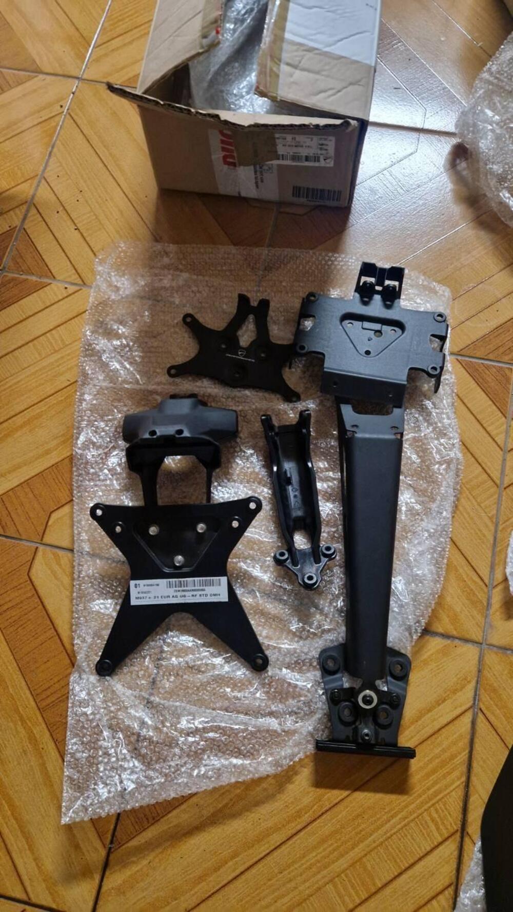 Ducati Monster 937 + (2021 - 25) (11)