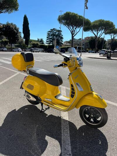 Vespa GTS 300 Super Hpe (2021 - 22) usata