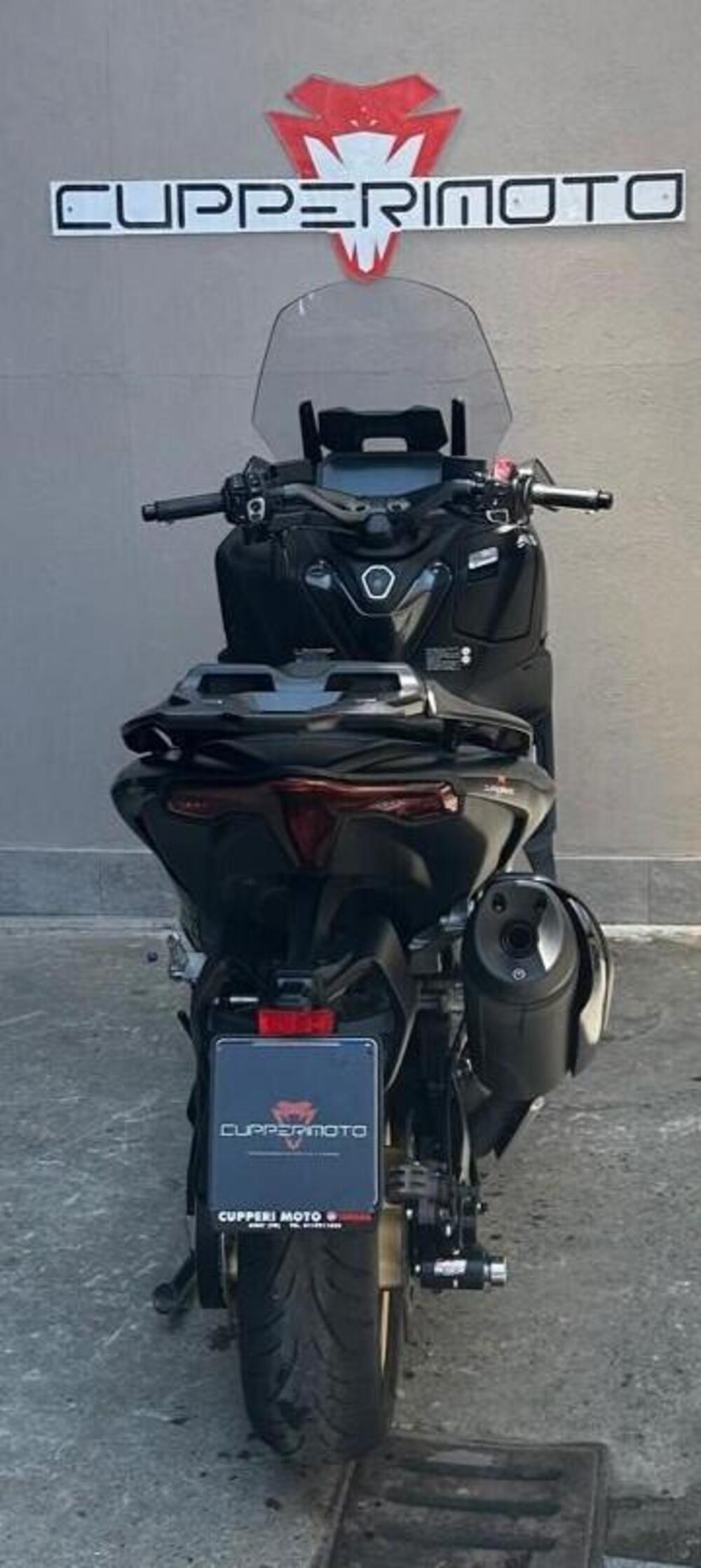 Yamaha T-Max 560 (2022 - 24) (4)