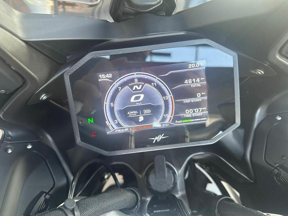 MV Agusta Turismo Veloce 800 Lusso (2021 - 23) (11)