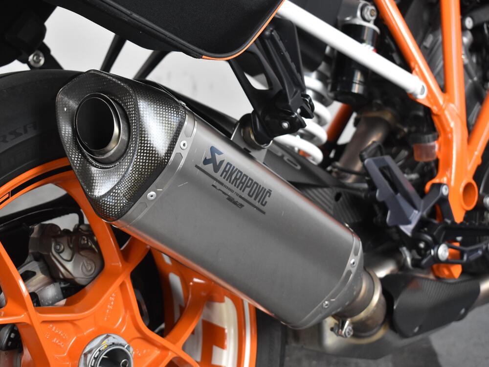 KTM 1290 Super Duke R SE ABS (2016) (8)