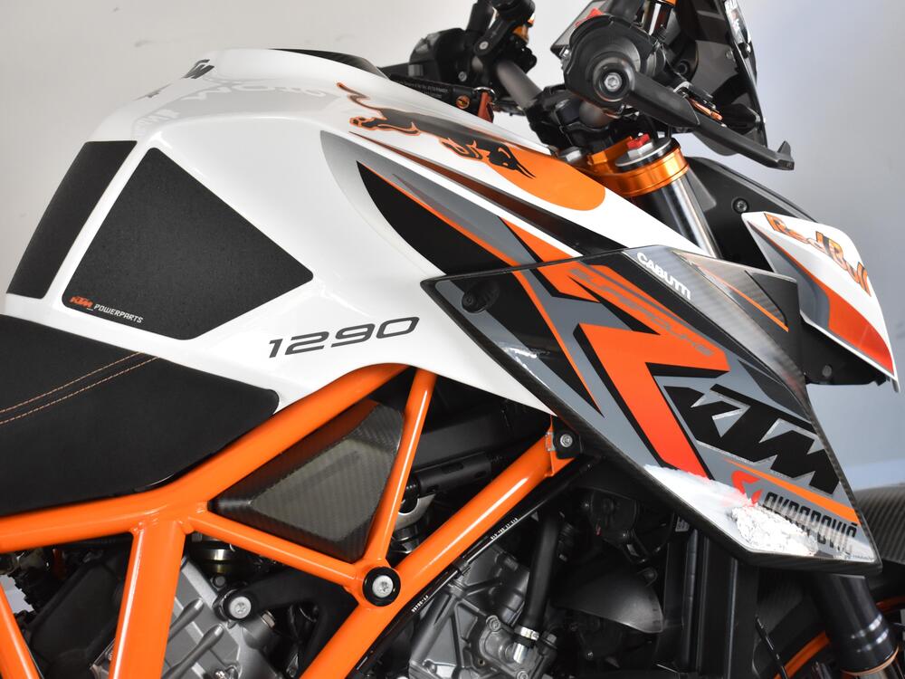 KTM 1290 Super Duke R SE ABS (2016) (13)