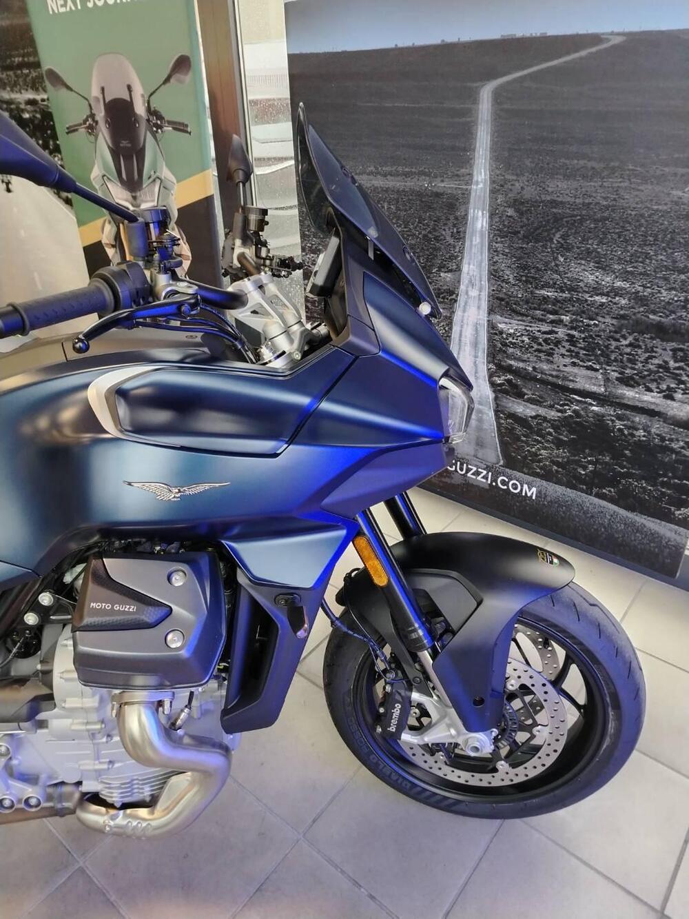 Moto Guzzi V100 Mandello S (2025 - 26) (7)