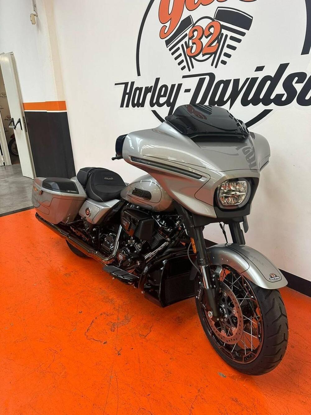 Harley-Davidson CVO Street Glide (2023) (2)