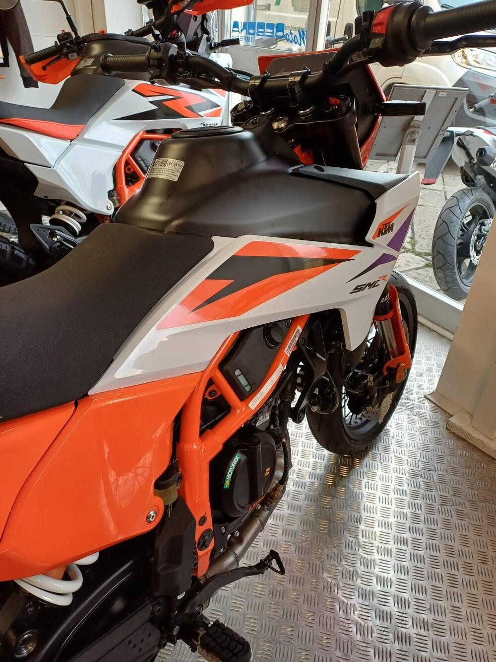 KTM 390 SMC R (2025 - 26) (4)