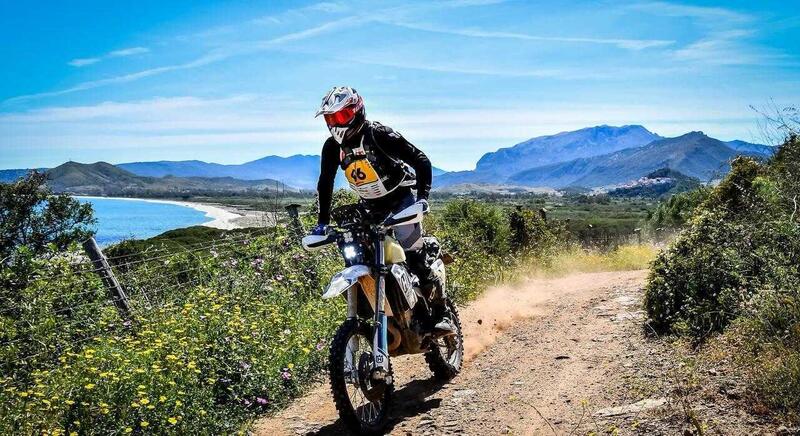 Sardegna Legend Rally 2025: un quarto di secolo di avventura su due ruote