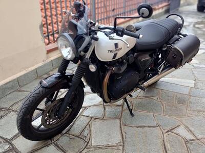 Triumph Street Twin 900 (2017 - 18) usata