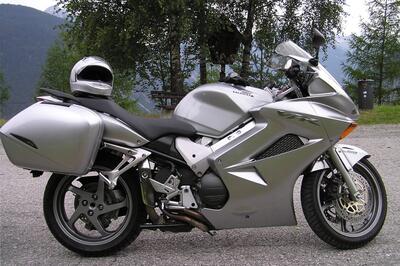 Honda VFR 800 (2002 - 05) usata