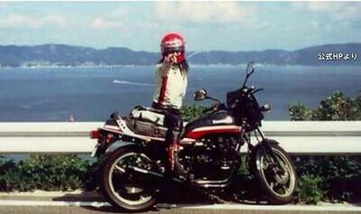 Sanae Takaichi: la premier giapponese che guida un Paese, ma anche la moto!