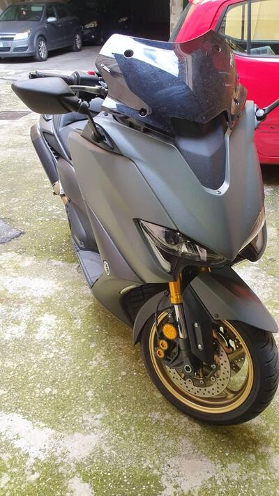 Yamaha T-Max 560 Tech Max (2020) usata