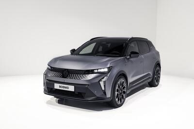 Renault, possibile ritorno ai motori termici per Megane e Scenic: il marchio rivede la strategia elettrica