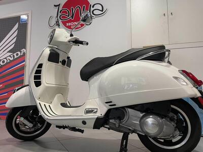 Vespa GTS 300 Super Sport (2017 - 19) usata