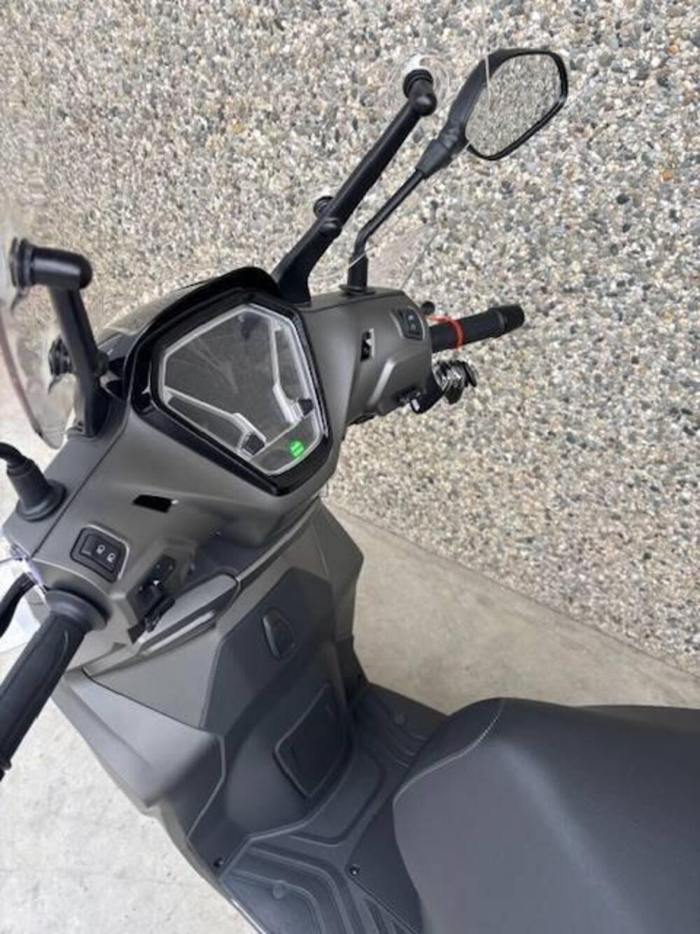 Voge Sfida SR16 125 (2025 - 26) (6)