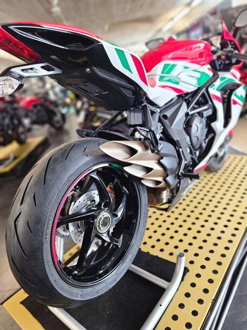 MV Agusta F3 800 RC (2022 - 25) (6)