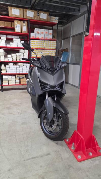 Yamaha X-Max 125 Tech Max+ (2025) usata