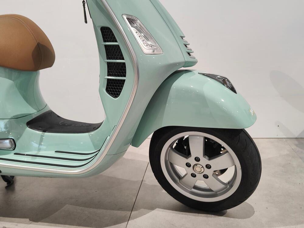 Vespa GTS 300 Hpe (2019) (4)