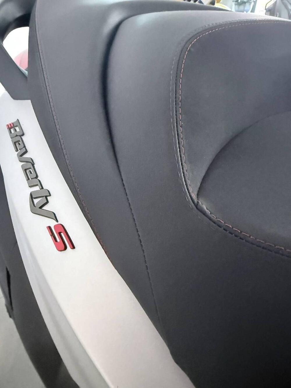 Piaggio Beverly 400 ABS-ASR (2021 - 24) (6)