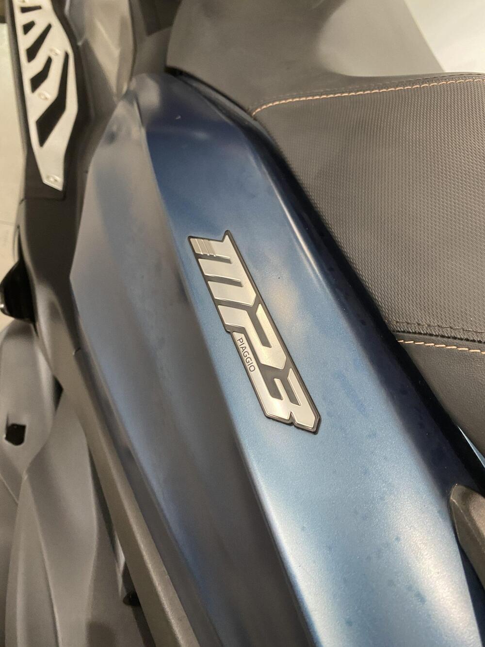 Piaggio MP3 530 Hpe Exclusive (2025 - 26) (2)