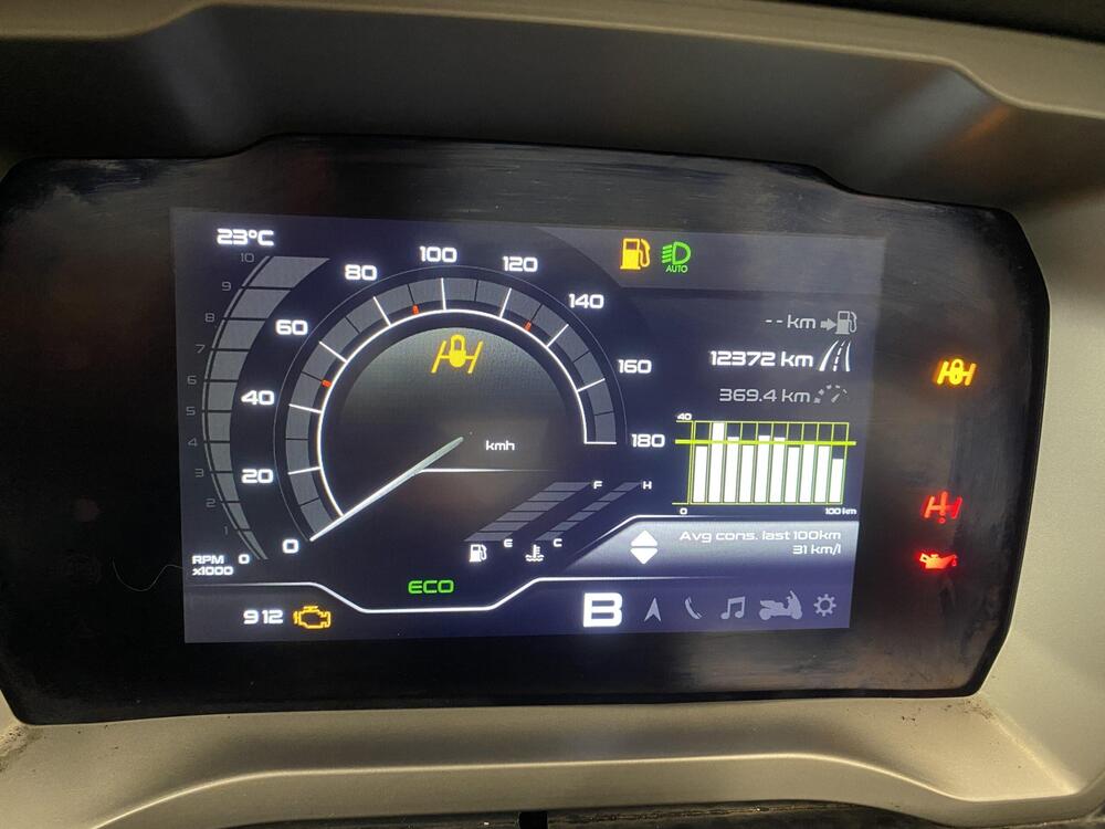 Piaggio MP3 530 Hpe Exclusive (2025 - 26) (4)