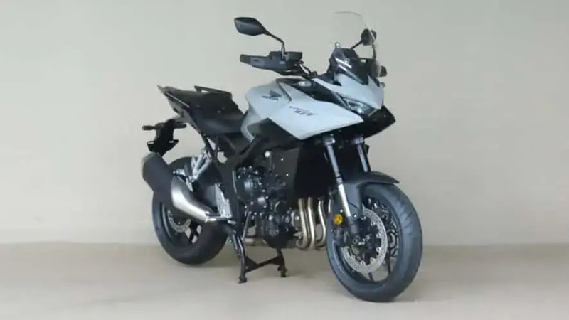 Honda CB1000 GT 2026: la crossover da 150 CV attesa ad EICMA &egrave; gi&agrave; scappata in rete