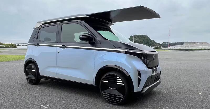 Nissan rivoluziona l&rsquo;elettrico: ecco l&rsquo;auto che si ricarica da sola con il sole