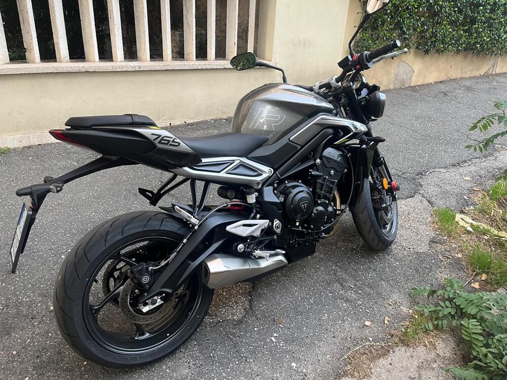 Triumph Street Triple 765 R (2023 - 26) (3)