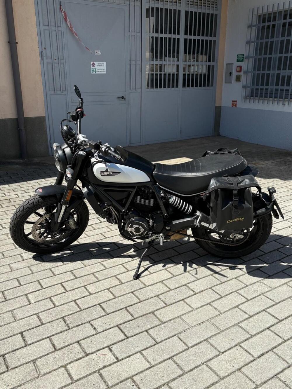 Ducati Scrambler 800 Icon Dark (2021 - 22)