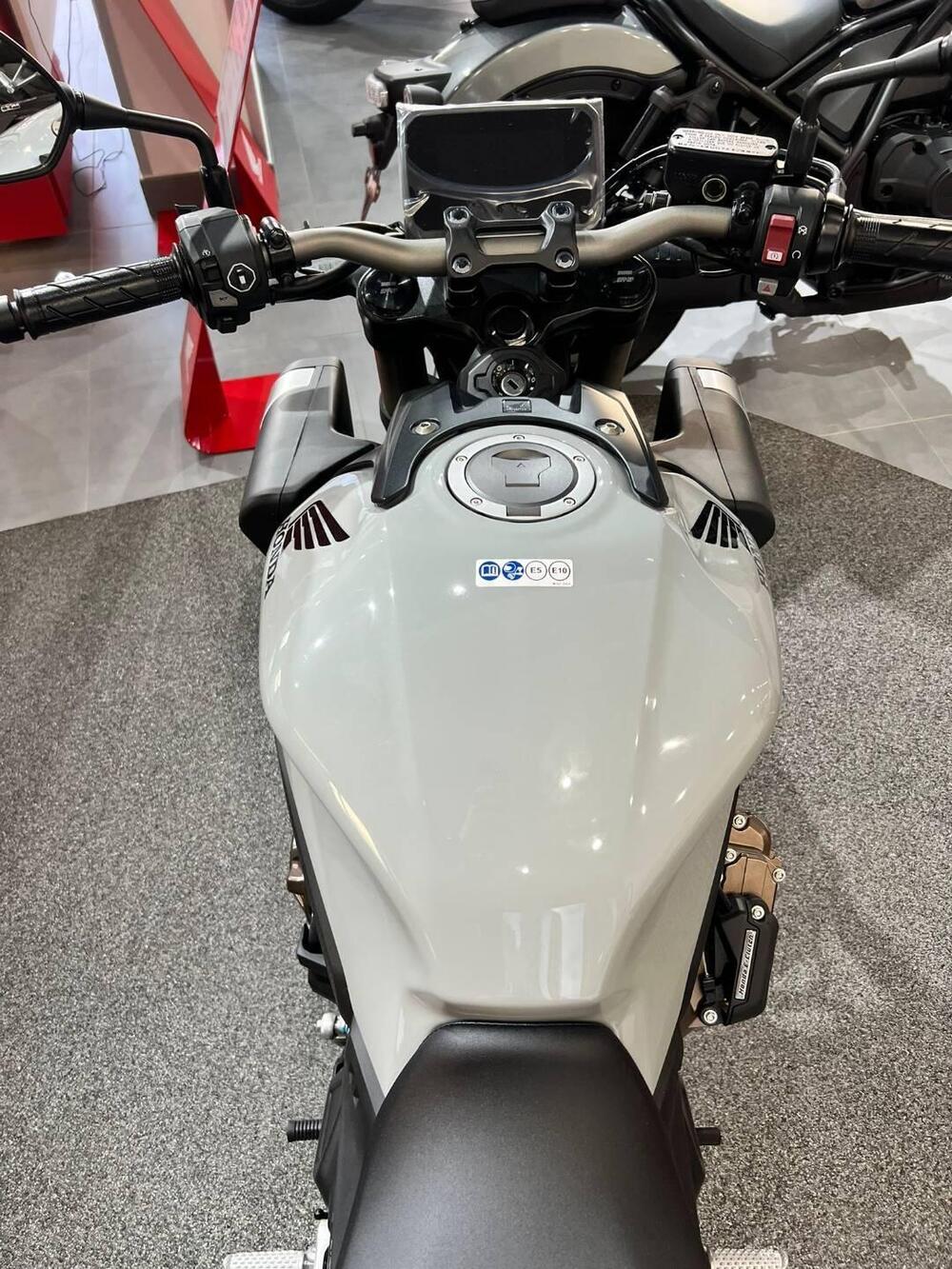 Honda CB 650 R E-Clutch (2024 - 26) (4)