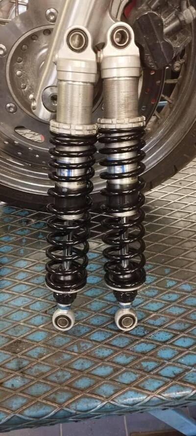 ammortizzatori ohlins 2 reg. per triumph bonnevil &Ouml;hlins